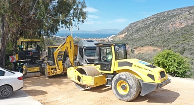 Kuşadası’nda Yol Yapım Çalışmalarına Devam Ediyor