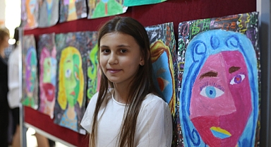 Aydın Büyükşehir Belediyesi Kursiyerleri Resim Yeteneklerini Sergiliyor
