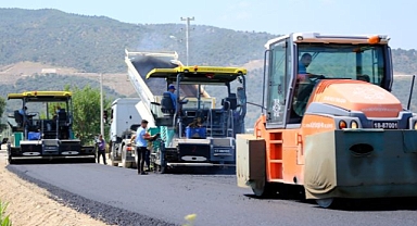Aydın Büyükşehir Belediyesi Yol Yapım Çalışmalarını Sürdürüyor