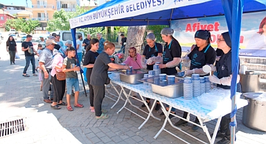 Aydın Büyükşehir Belediyesi Vatandaşlara Aşure İkram Etti