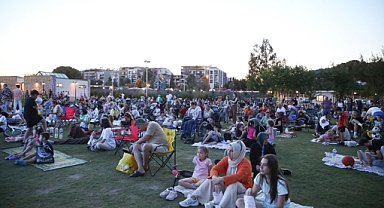 Tekstil Park’ta Sinema Geceleri Devam Ediyor