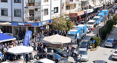 Çerçioğlu Efeler Pazar Pazarı’nda On Binlerce Fideyi Vatandaşlarla Buluşturdu