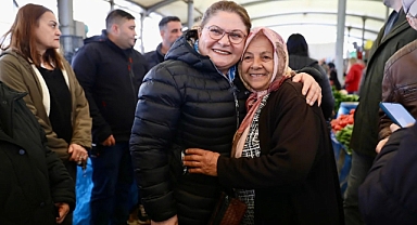 Başkan Gençay Cumartesi Pazarında Halkala Bir Araya Geldi