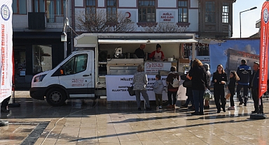Büyükşehir Yangında Hayatını Kaybedenler İçin Lokma Dağıttı