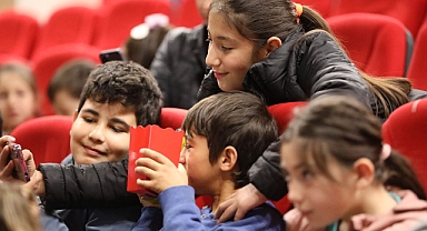 Başkan Aras’ın Çocuklara Sinema Hediyesi Yoğun İlgi Gördü