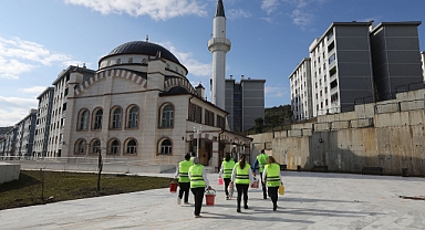 Büyükşehir Camilerde Temizlik Çalışması Başlattı