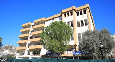 Büyükşehir 1 No’lu Hizmet Binası’nın Yıkımına Başladı
