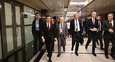 Başkan Aras, Türkiye-Almanya Kardeş Şehirler Zirvesi'ne Katıldı