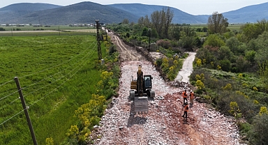 Büyükşehir’in Milas Kırsalındaki 80 Milyonluk Yol Yatırımı Devam Ediyor