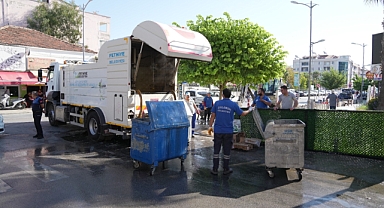 Çöp Konteynerları Yıkanıyor