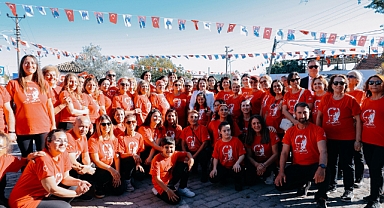 Başkan Hatice Gençay, Cumhuriyet Bayramı Dolayısıyla Düzenlenen Akköy Cumhuriyet Konvoyuna Katıldı