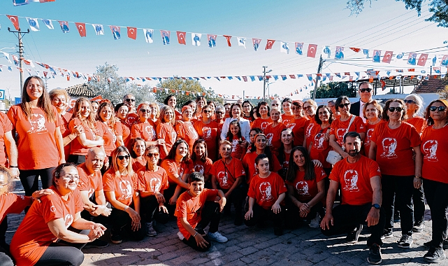 Başkan Hatice Gençay, Cumhuriyet Bayramı Dolayısıyla Düzenlenen Akköy Cumhuriyet Konvoyuna Katıldı