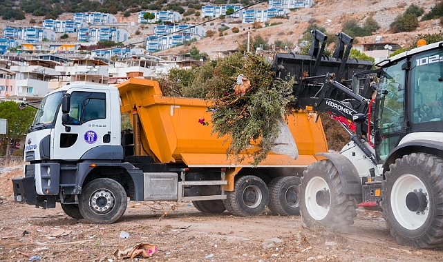 Akbük’te Temizlik Çalışmaları Hız Kesmeden Devam Ediyor