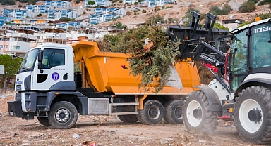 Akbük’te Temizlik Çalışmaları Hız Kesmeden Devam Ediyor