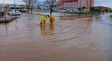 DİDİM BELEDİYESİ EKİPLERİNDEN YAĞIŞ SONRASI ANINDA MÜDAHALE